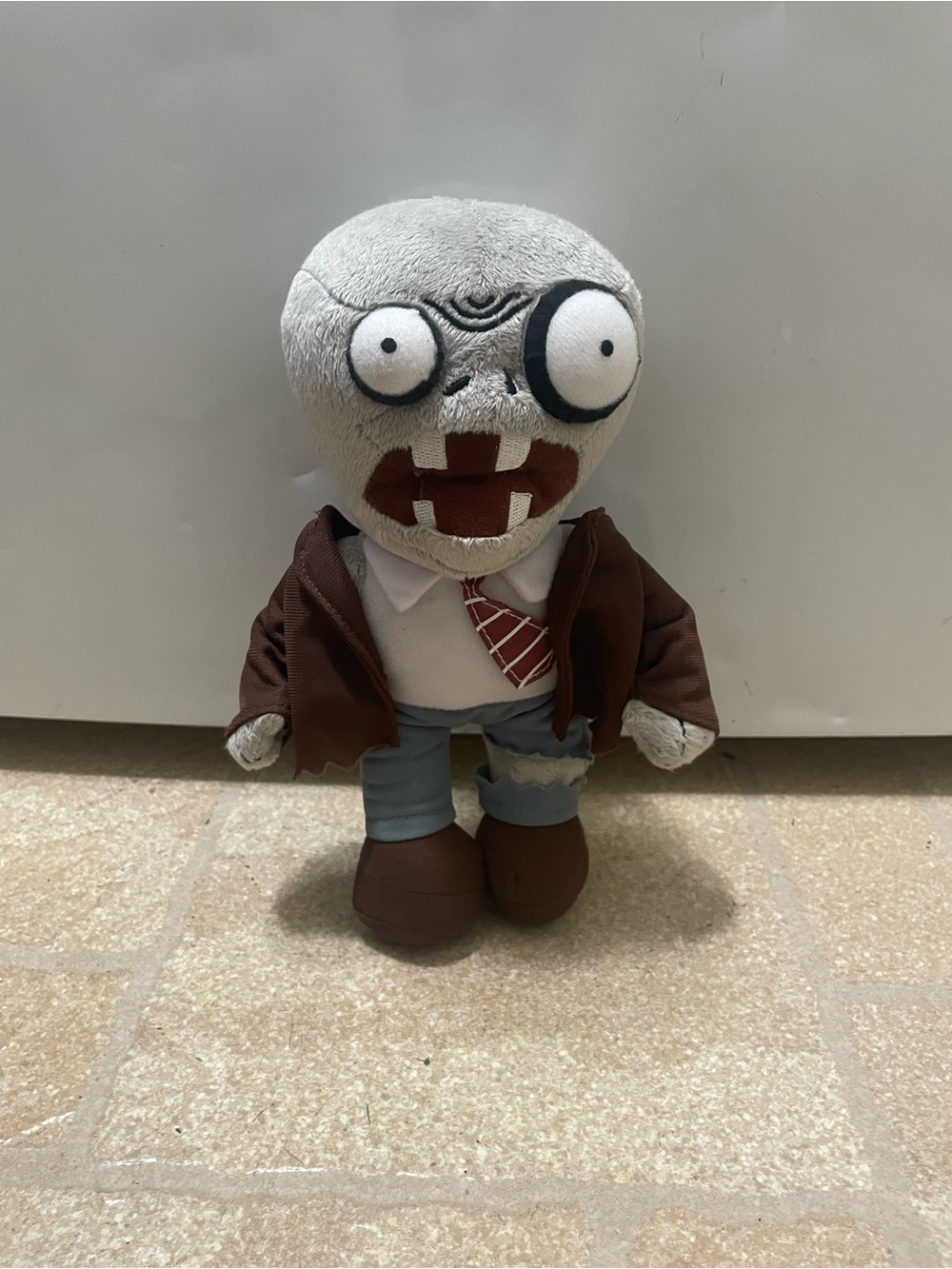 Plants vs Zombies 9” Plush Figure Suit Tie Jazwares Stuffed Toy 2014